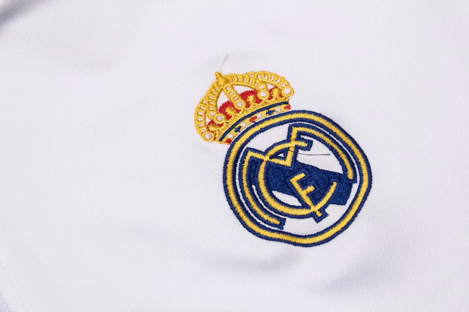 Kit treinamento oficial Adidas Real Madrid 2018 2019 Branco Kit treinamento oficial Adidas Real Madrid 2018 2019 Branco